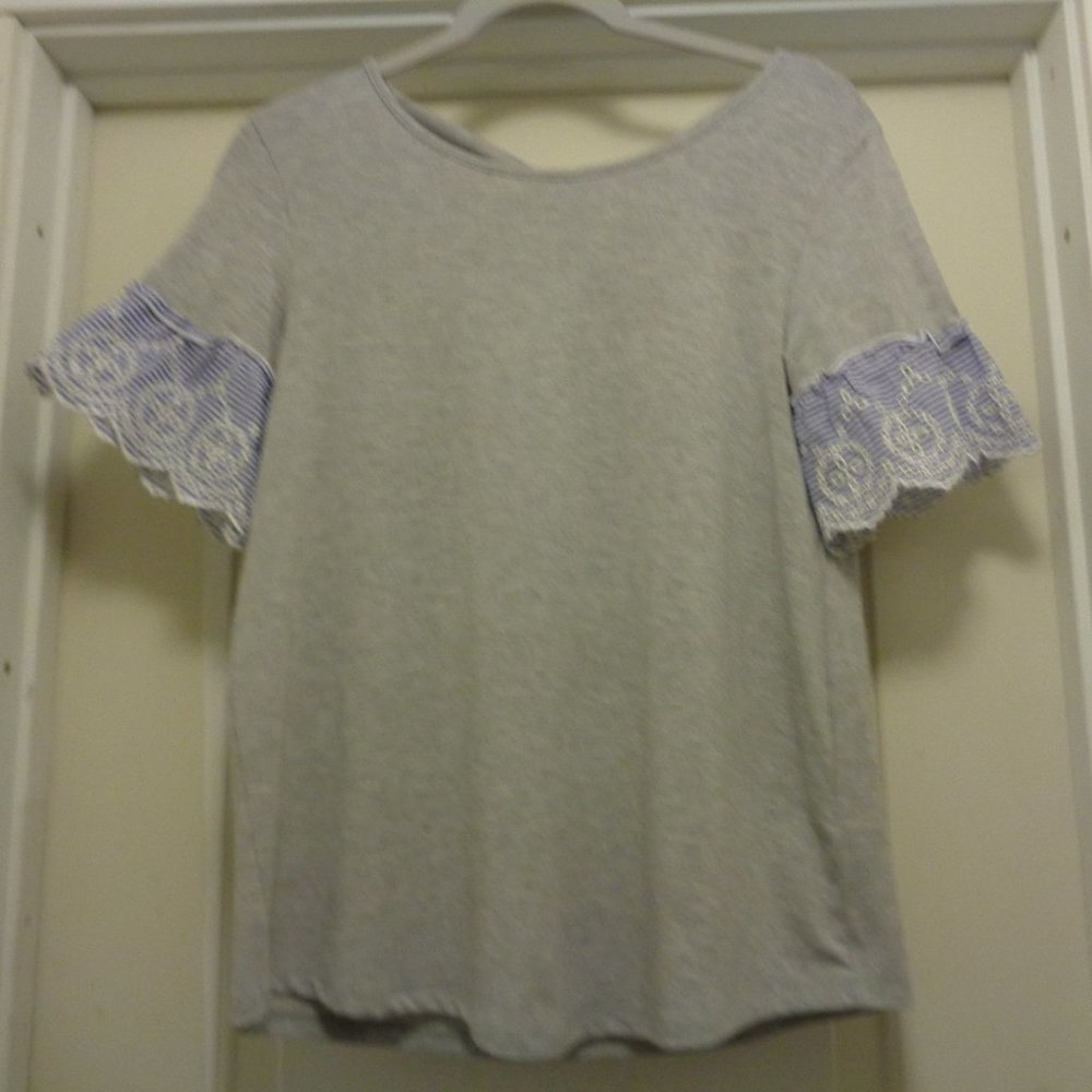 GREAT IN GREY BELL EYELET SLEEVES BLOUSE S